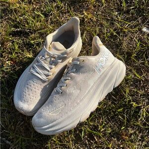CLEAN Hoka One size 10 Womens Clifton 9 Shifting Sands running shoes